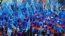  79.450 Buruh di Jawa Timur Turun ke Jalan