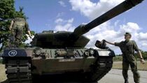 September, 26 Tank Leopard dan 26 Tank Marder Tiba di Tanah Air