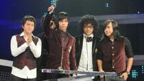 D'Masiv Lawan 3 Band Papan Atas