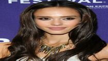  Jessica Alba Terpilih Sebagai Host Social Star Awards