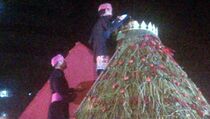Jokowi Potong Tumpeng Raksasa