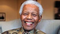 Nelson Mandela Menunjukkan Peningkatan Kondisi Fisik