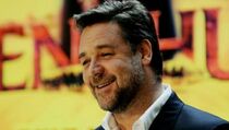 Akun Twitter Russell Crowe Dibajak, Posting Gambar Tak Senonoh