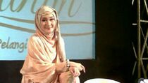Dian Pelangi Nyaris Batal Gelar 