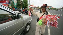  Penjualan Pernak-pernik Perayaan Hut RI Meningkat