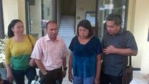 Ibunda Yakin, Della Caroline Tewas Dibunuh