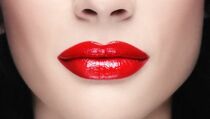 Pilihan Warna Lipstik Sesuai Kepribadian Seseorang