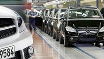 Tarif Impor Mobil Listrik Tiongkok Berdampak Buruk Bagi Bisnis Mercedes Benz hingga BWM