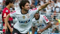 Corinthians: Spurs Coba Memboyong Pato