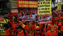 Jokowi: Perlu Ada UU Pengupahan