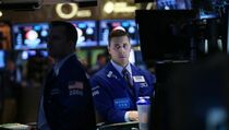 Penurunan Kinerja IBM dan Goldman Sach Gerus Wall Street  