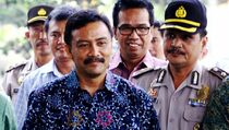 Siap Ditahan, Andi Mallarangeng Bawa Koper Ke KPK  