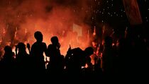 Ribuan Bonek Mania Berdemo Tuntut Persebaya 2010 Dibubarkan