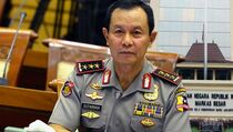 Kapolri Sutarman Mulai Naik Mobil Kijang Innova