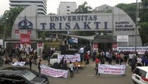 Unjuk Rasa Mahasiswa, Lalin di Depan Trisaksi Macet Panjang