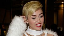 Miley Cyrus Klaim Diri Sebagai Pejuang Feminisme