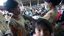  Pengungsi Sinabung Harapkan Kedatangan Presiden SBY