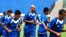Gulung Persijap, Persib Kokoh di Puncak Klasemen