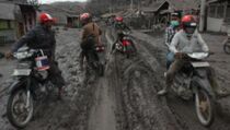 Pengungsi Sinabung Bernasib Buntung