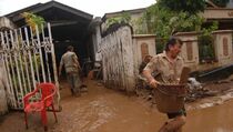 Atasi Banjir Jakut, Basuki: Tanggul Tipe A Rampung 2017