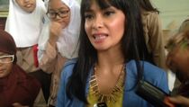 Gaya Ersa Mayori Menjalani Peran sebagai Ibu