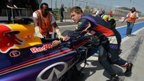Massa Bersinar, Red Bull Hadapi Krisis