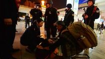 Kelompok Berpisau Awalnya Ingin Tinggalkan Tiongkok