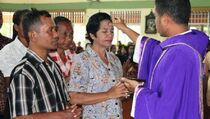 Umat Paroki Sta Maria Assumpta Kota Kupang Terima 