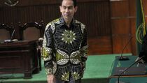 KPK Sita 8 Truk Terkait Pencucian Uang Wawan