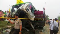 Sopir Bus Jadi Tersangka Kecelakaan di Perlintasan Kereta Bekasi
