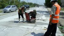 Aher Sebut 400 Km Jalan di Jabar Selatan Dibeton