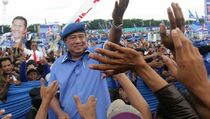 SBY Mencoblos di TPS 06 Cikeas