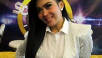 Karaoke Disegel, Syahrini Mengaku Kecolongan