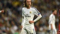 Madrid Minta Chelsea Jauhi Luka Modric