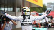 Hamilton Sambut Ancaman Ferrari