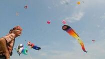 30 Tim Ramaikan Festival Layang-layang Parangtritis