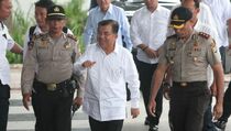  JK Rileks Jelang Debat  