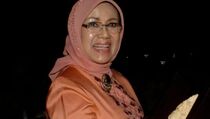 Ibu Mufidah Ingatkan JK untuk Jaga Kesehatan