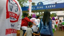 Ribuan Anggota Taruna Merah Putih Padati Parkir Timur Senayan