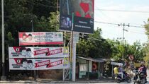 Masa Tenang, Atribut Kampanye Masih Terpasang di Jalan-jalan Bekasi