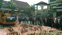 Polres Jakut Beri Penghargaan kepada Anggota Polisi dan Masyarakat