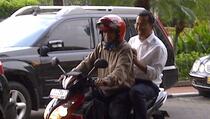 Terjebak Macet, Dahlan Iskan Naik Ojek ke Kementerian BUMN