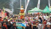 1.000 Tumpeng Meriahkan Festival Kelud