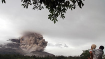 BNPB: Pengungsi Sinabung Butuh Bantuan Alat Pertanian