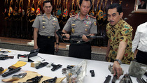 Polisi Tembak 1 dari 2 Pria Bersenjata Api di Depok