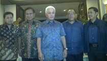 Ical Sampaikan Arah Politik Golkar di KMP