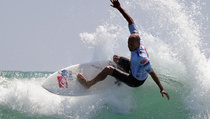 Luhut Puji Penyelenggaraan Ajang Surfing World Surf League