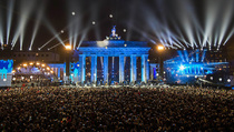 Rakyat Jerman Rayakan 30 Tahun Jatuhnya Tembok Berlin
