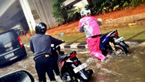 Siang Ini Pintu Air Karet Siaga 1