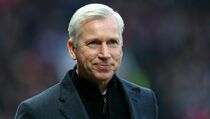 Alan Pardew Favorit Tangani Crystal Palace